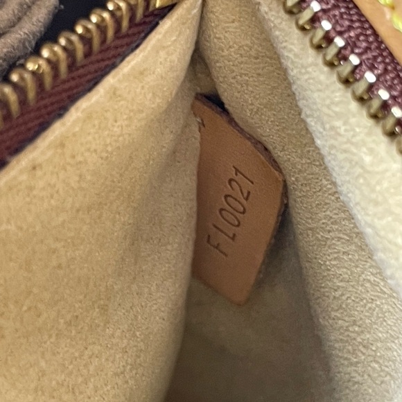 Louis Vuitton Monogram Looping Shoulder Bag - Picture 14 of 15